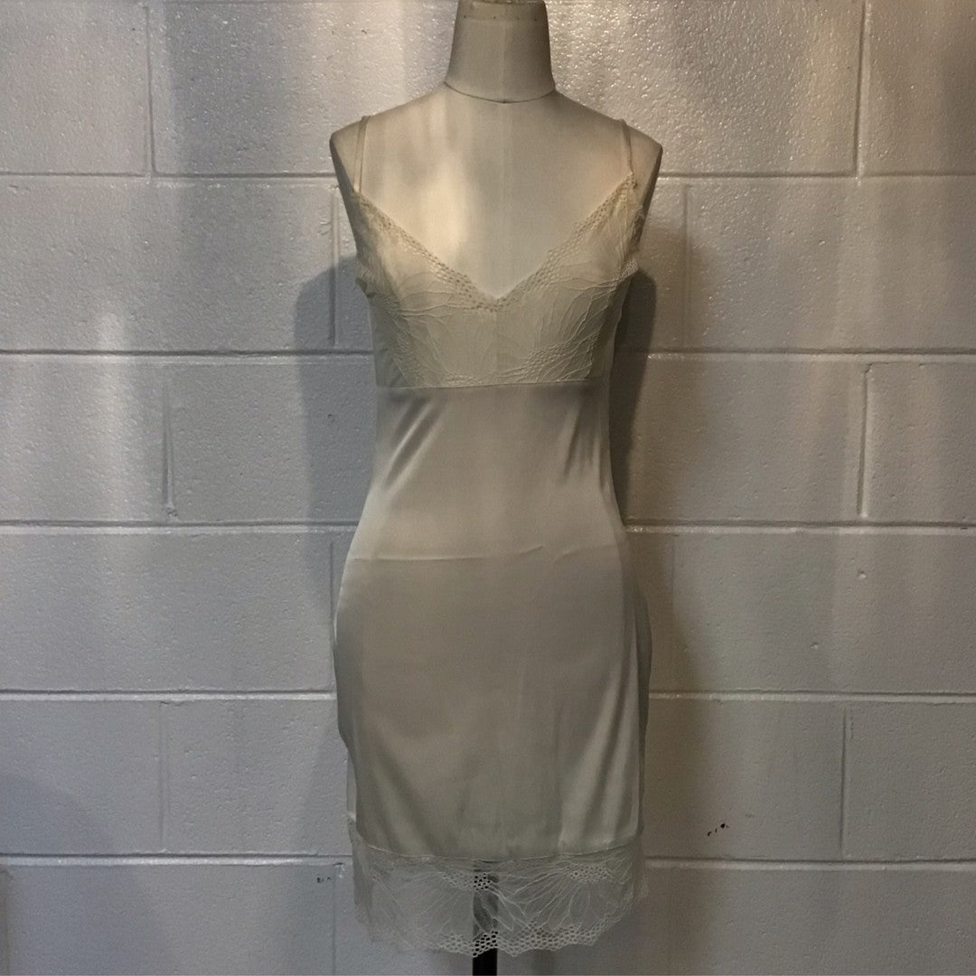 Lace Satin Srape Dress Beige