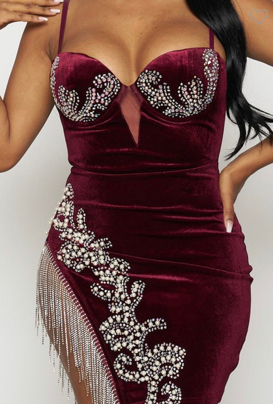 Queen V Dress