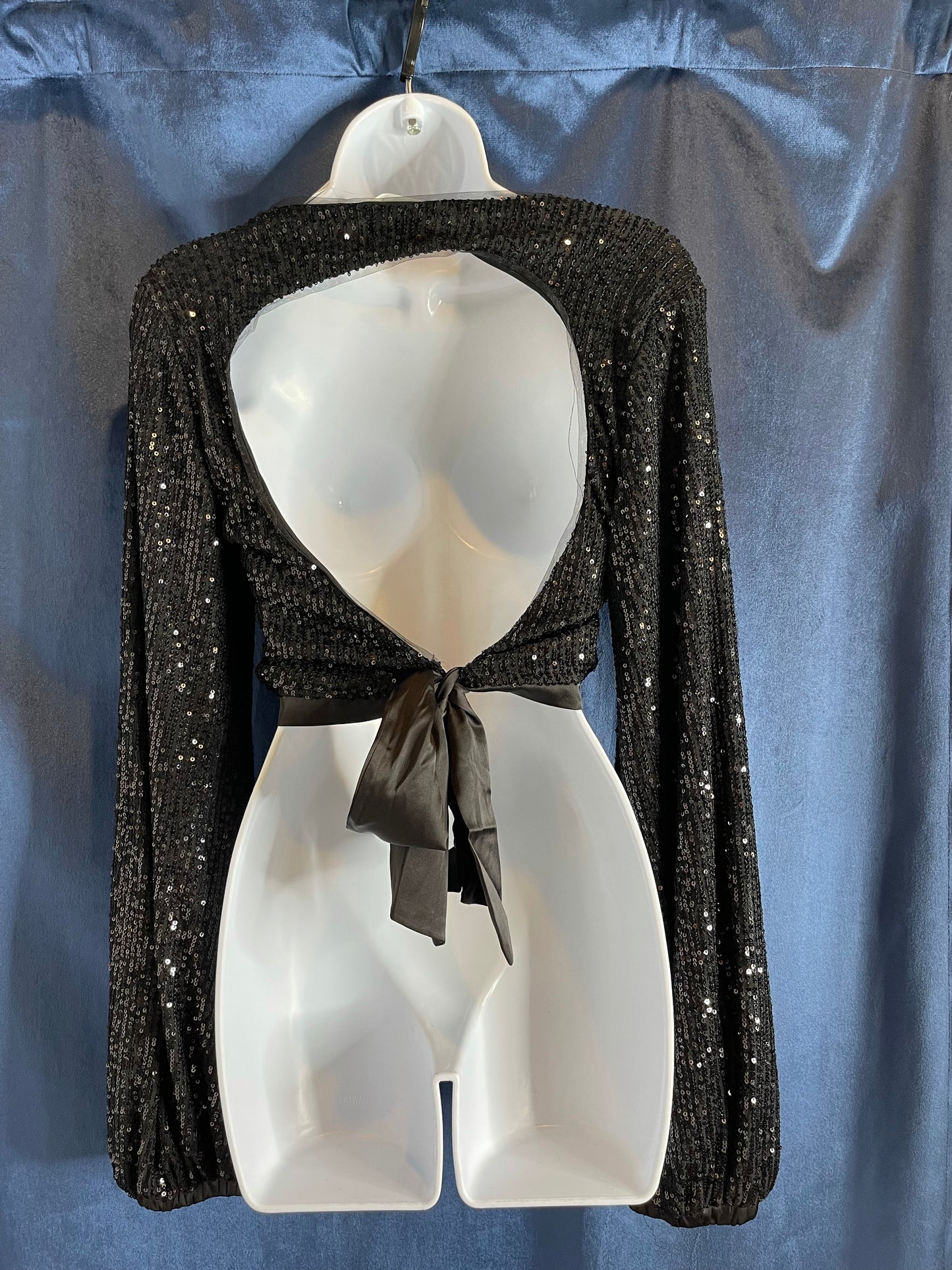 Long sleeve sequin crop