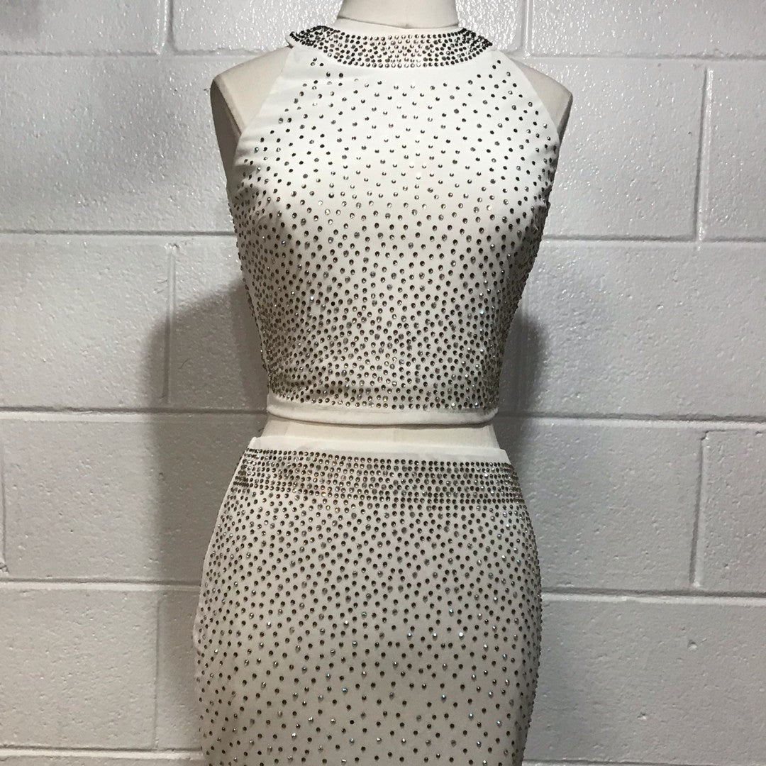 2 Piece White Gold Silver Skirt Shirt 2 Piece White Gold Silver Skirt Shirt