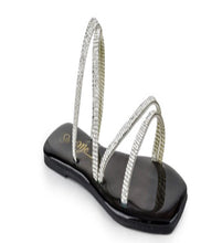 Load image into Gallery viewer, Daphny Sandals
