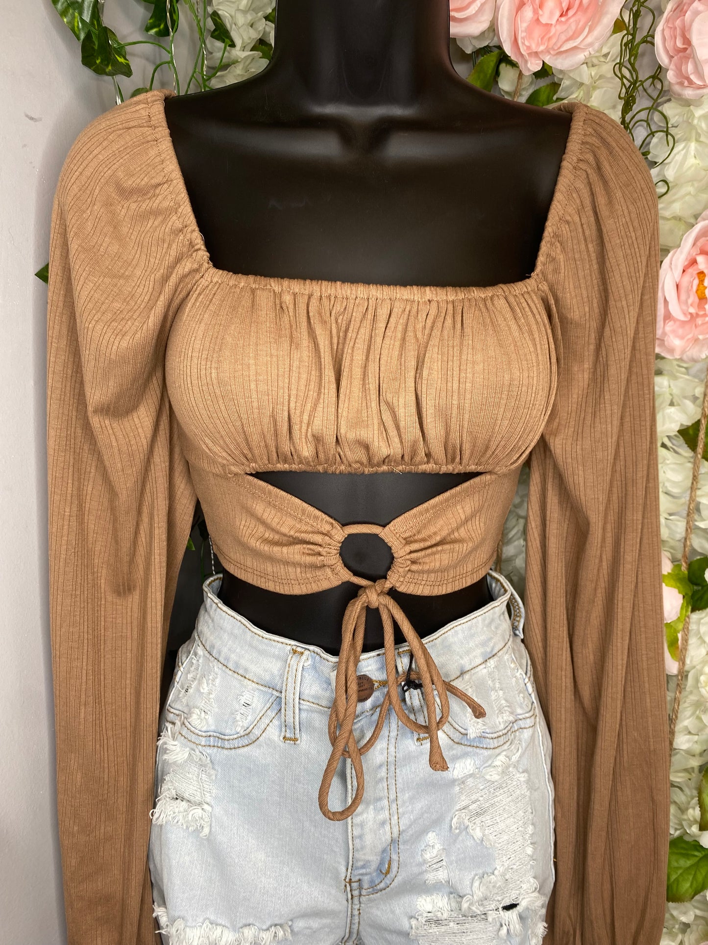 fashion styles fashion trends Day party fit Day party fashion Afterparty fashion After party  fashion accessory cropped long sleeve top 